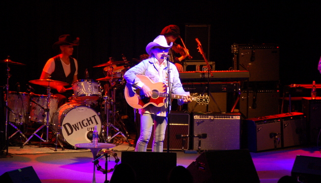 Dwight Yoakam